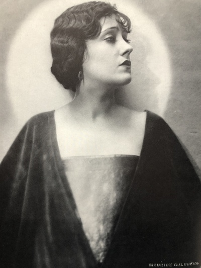 葛洛丽亚·斯旺森的写真