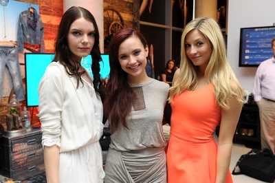 肖奥纳·斯米特-麦克费的写真