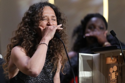 侯达·本亚闵纳的写真