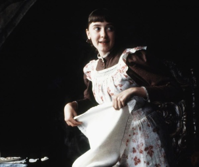 劳拉·克罗斯利的写真