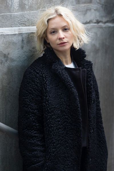 安娜贝尔·德克斯特-琼斯的写真