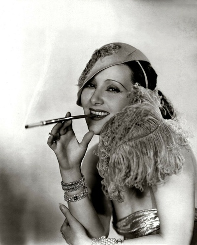 丽尔·达戈沃的写真-赌城艳女 The Woman...