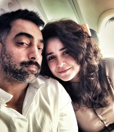 马纳夫·维吉的写真