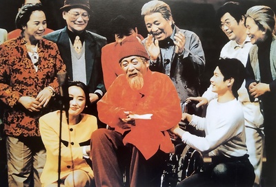 王汝刚的写真-大型滑稽戏-复兴之光