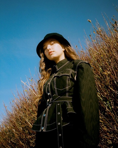 埃米利娅·巴拉纳茨的写真