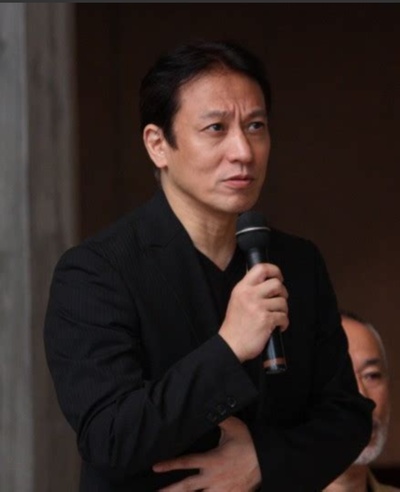 上杉祥三的写真