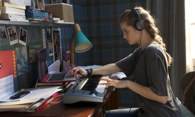 诺埃米·施米特的写真-L'étudiante et Monsi...