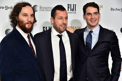 约书亚·萨弗迪的写真-Adam Sandler, Josh ...