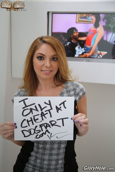 琪琪·蒂艾尔的写真