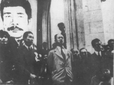 姚克的写真-姚克（左二）。