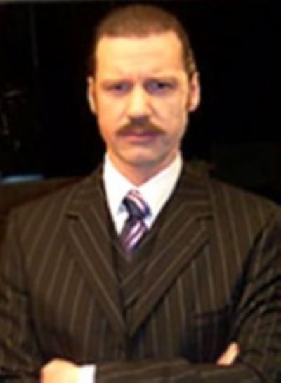 克里斯多夫·莫利斯的写真-Denholm Reynholm