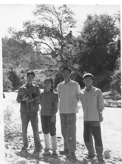 沈耀庭的写真-左起:摄影师路振隆,沈...