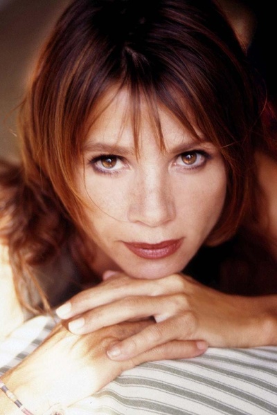 维多利亚·阿夫里尔的写真