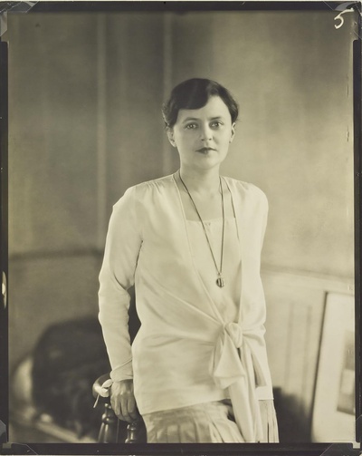 爱德娜·贝斯特的写真