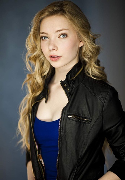 艾米利亚·麦卡锡的写真