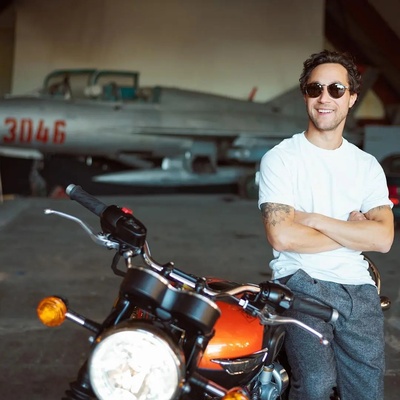 路德维格.特内普特的写真-打破相册只有合照的局...