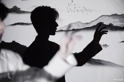 成毅的写真-成毅2020跨年微博配...