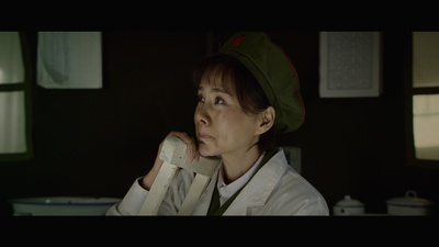 何琳的写真-《攀登者》