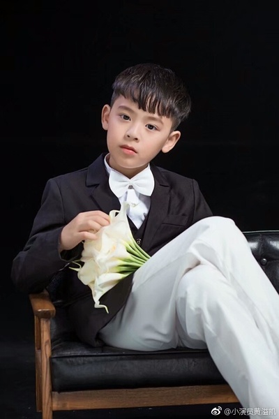 黄溢凯的写真-https://weibo.com/p/1...