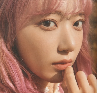 宮脇咲良的写真