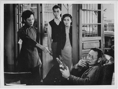 黄曼梨的写真-鄰家有女初長成(1957)