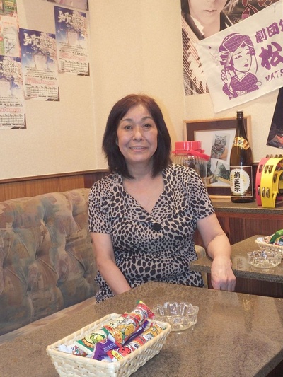 西尾三枝子的写真