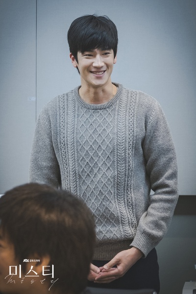 具子成的写真-迷雾 미스티 (2018)  ht...