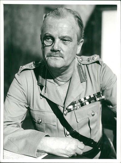 奈杰尔·斯托克的写真-Nigel Stock as Gener...