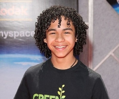 诺亚·格雷·卡比的写真