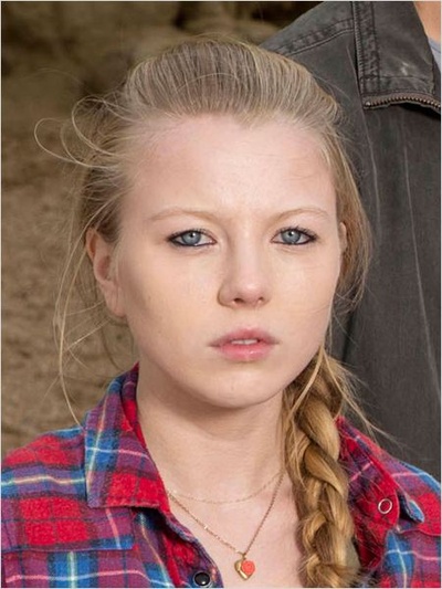 夏洛特·布鲁蒙特的写真