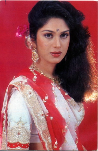 麦奈卡莎.萨谢蒂里的写真