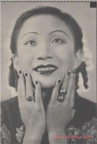 许曼丽的写真-艺声1936 年第2卷 第2...