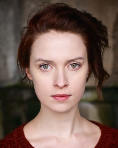 莎拉·斯维尔的写真