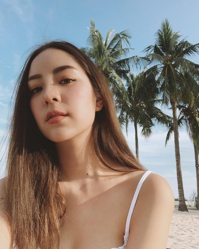 淳妮苷·内醉的写真