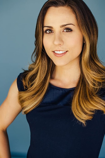 阿比·特罗特的写真