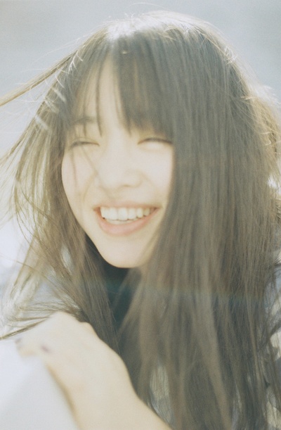 横田真悠的写真