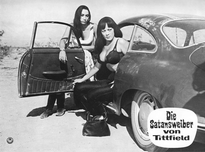 Tura Satana的写真