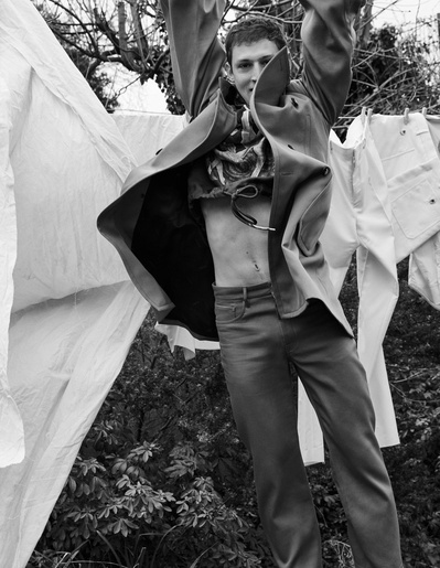 汤姆·梅西尔的写真-L’Uomo Vogue by B...