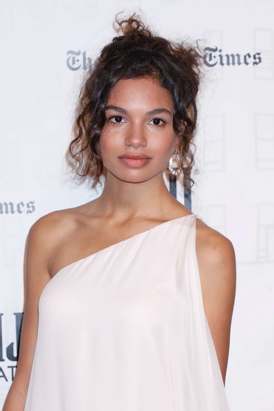 海伦娜·霍华德的写真