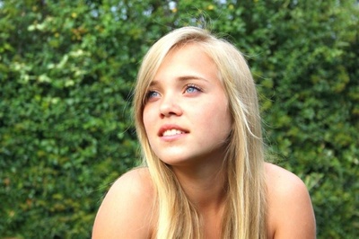 玛侬·舍瓦利尔的写真