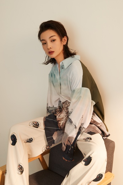 杨杏的写真-杨杏写真