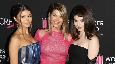 洛莉·路格林的写真-Lori Loughlin and her ...