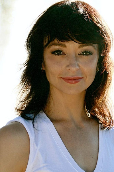 莎拉·斯特兰奇的写真