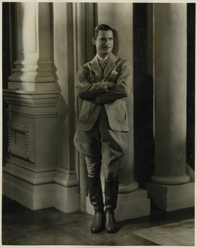 切斯特·莫里斯的写真