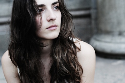 谢妮布·萨利赫的写真