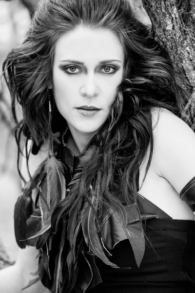 阿里·塔塔林的写真