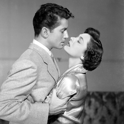 鲁思·罗曼的写真