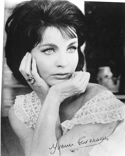 伊冯·弗奴克丝的写真