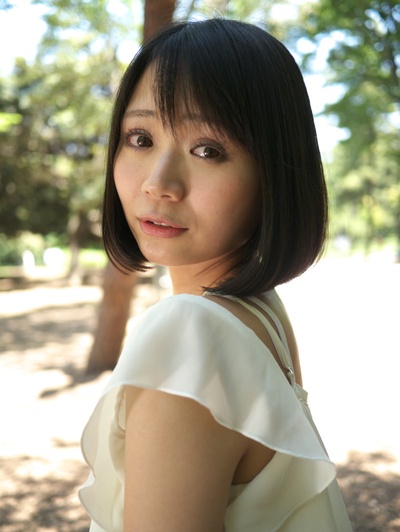 绿川静香的写真