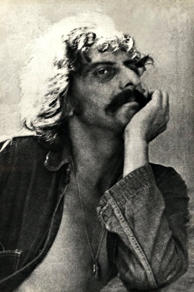 乌戈·卡尔瓦纳的写真